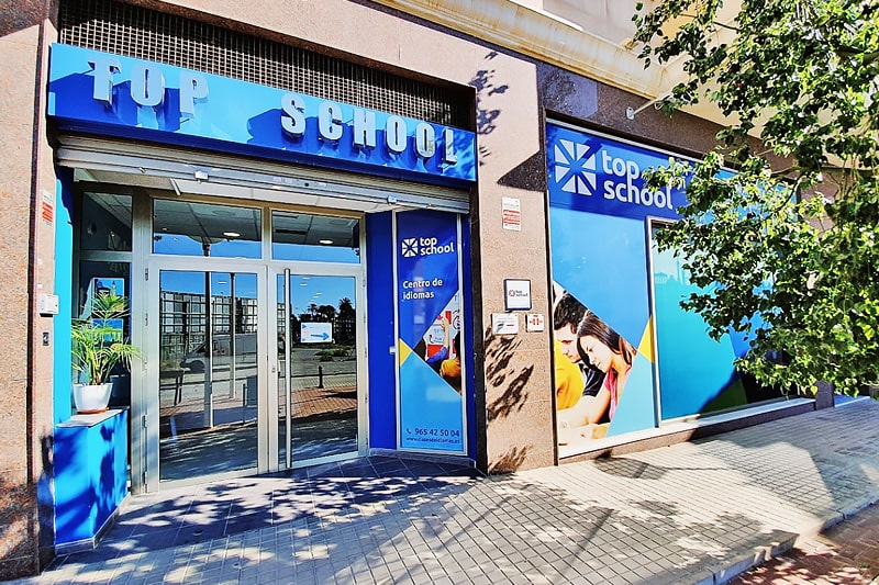 Fachada academia de inglés en Elche Top School