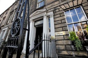 Escuela de inglés en Edimburgo | Basil Paterson Edinburgh 16