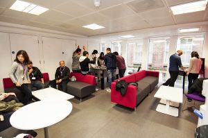 Escuela de inglés en Manchester | NCG Manchester New College Group 12