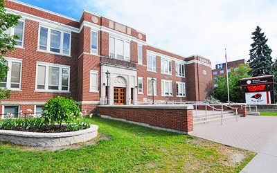 Colegio público Brockville Collegiate Institute en Brockville, Ontario