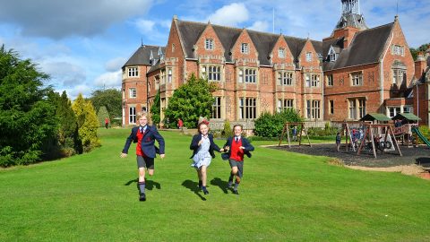 Año escolar en Inglaterra en el internado privado Bilton Grange Prep School