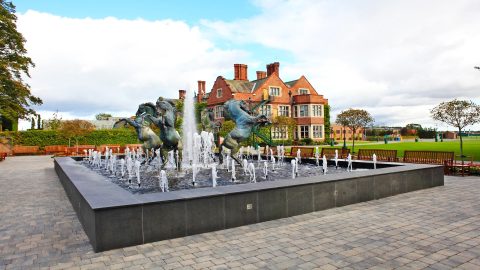 Año escolar en Inglaterra en el internado privado Queen Ethelburga's Collegiate