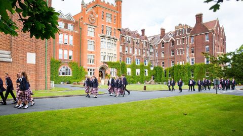 Año escolar en Inglaterra en el internado privado St. Lawrence College