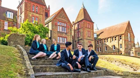 Año escolar en Inglaterra en el internado privado St Margaret’s School Bushey