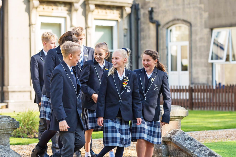 Supervisión del año escolar en el internado Bournemouth Collegiate School