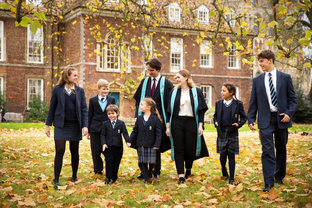 Supervisión del año escolar en el internado King's Ely School