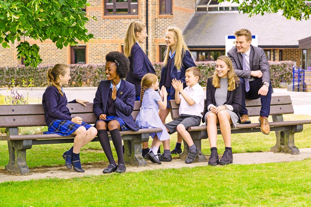 Supervisión del año escolar en el internado LVS Ascot Licensed Victuallers' School