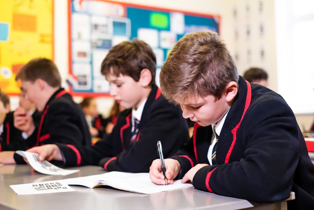 Supervisión del año escolar en el internado Lucton School