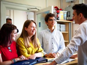 Curso de preparación First Certificate para niños y jóvenes en Bournemouth 10