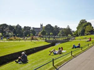 Curso de preparación First Certificate para niños y jóvenes en Bournemouth 11
