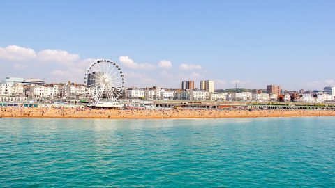 Campamento de verano en Brighton para niños y adolescentes 2025