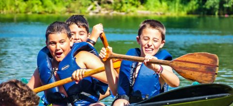 Campamento multiaventura para jóvenes con niños alemanes