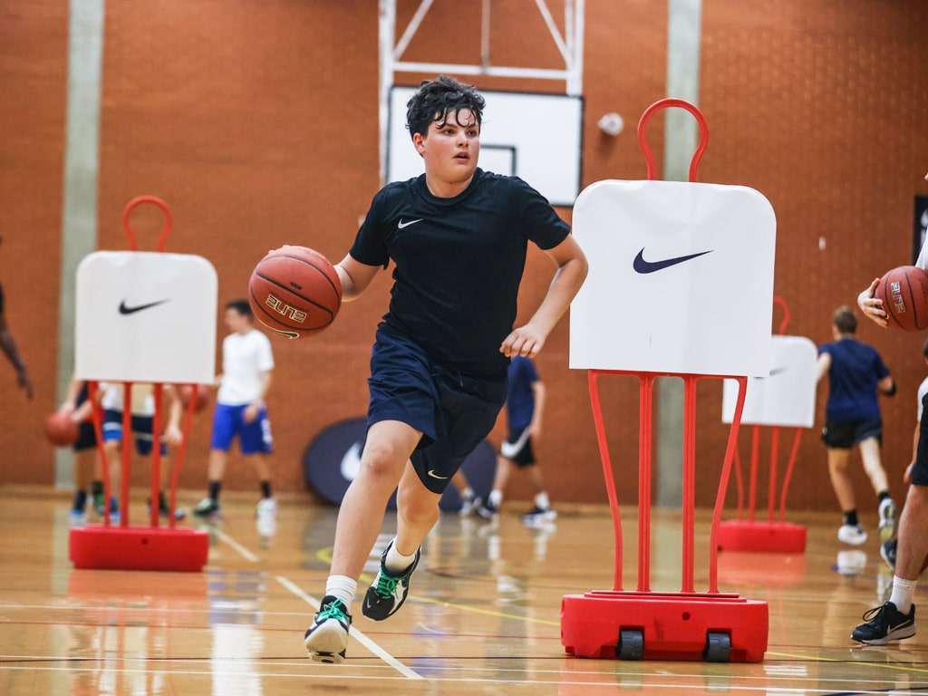 Campamento de verano de inglés y baloncesto en Inglaterra de Nike 12