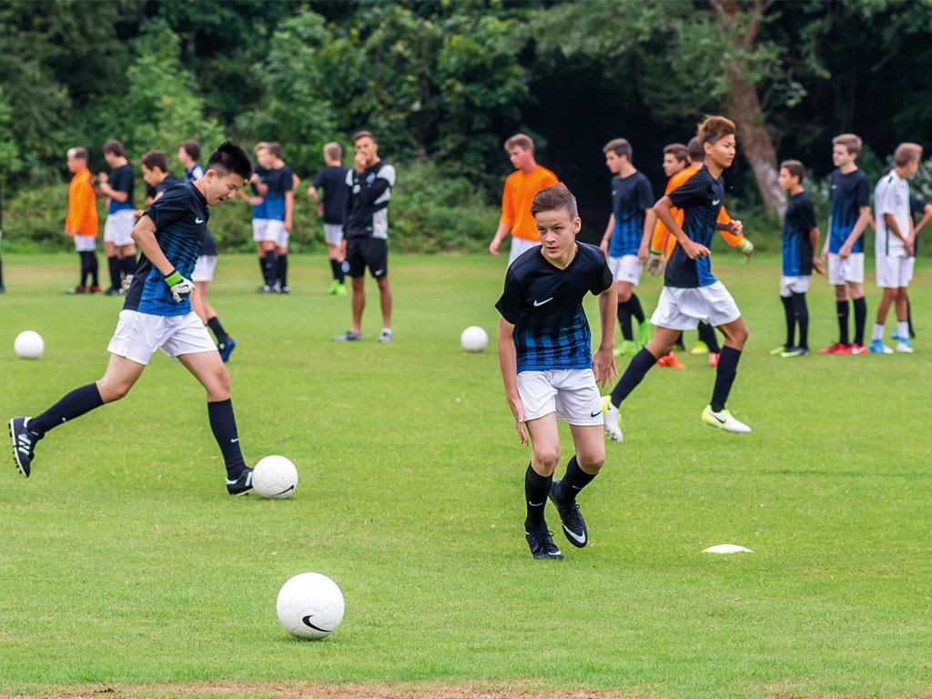 Campamento de verano de inglés y fútbol del Brighton FC 12