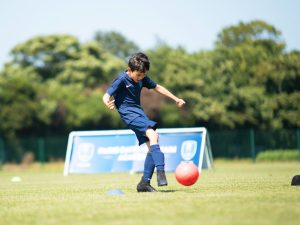 Campamento de verano en Inglaterra de inglés y fútbol del PSG FC 18