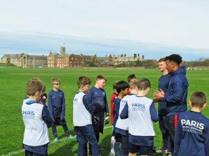 Campamento de verano en Inglaterra de inglés y fútbol del PSG FC 19