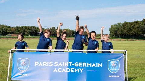 Campamento de verano de inglés y fútbol del Paris Saint-Germain FC en Inglaterra