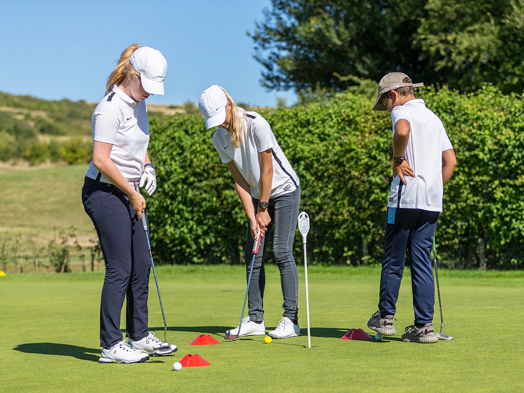 Campamento de verano de inglés y golf en Inglaterra de Nike 1