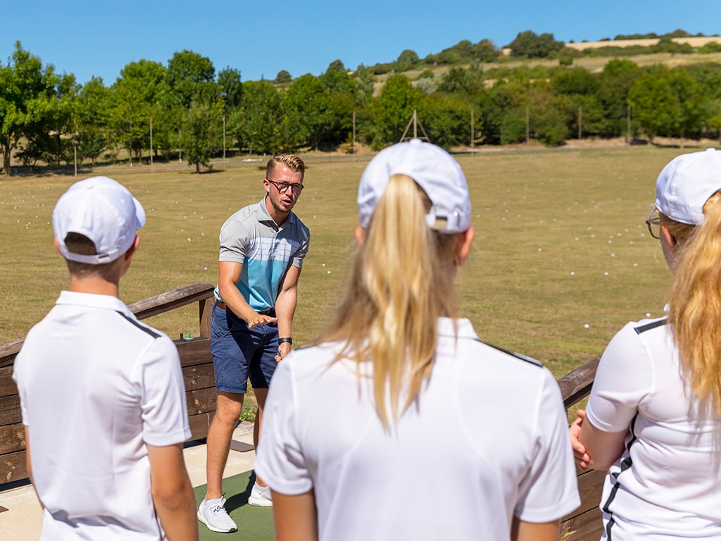 Campamento de verano de inglés y golf en Inglaterra de Nike 12