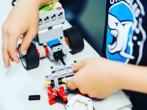 Campamento de verano de inglés y robótica LEGO en Inglaterra 13