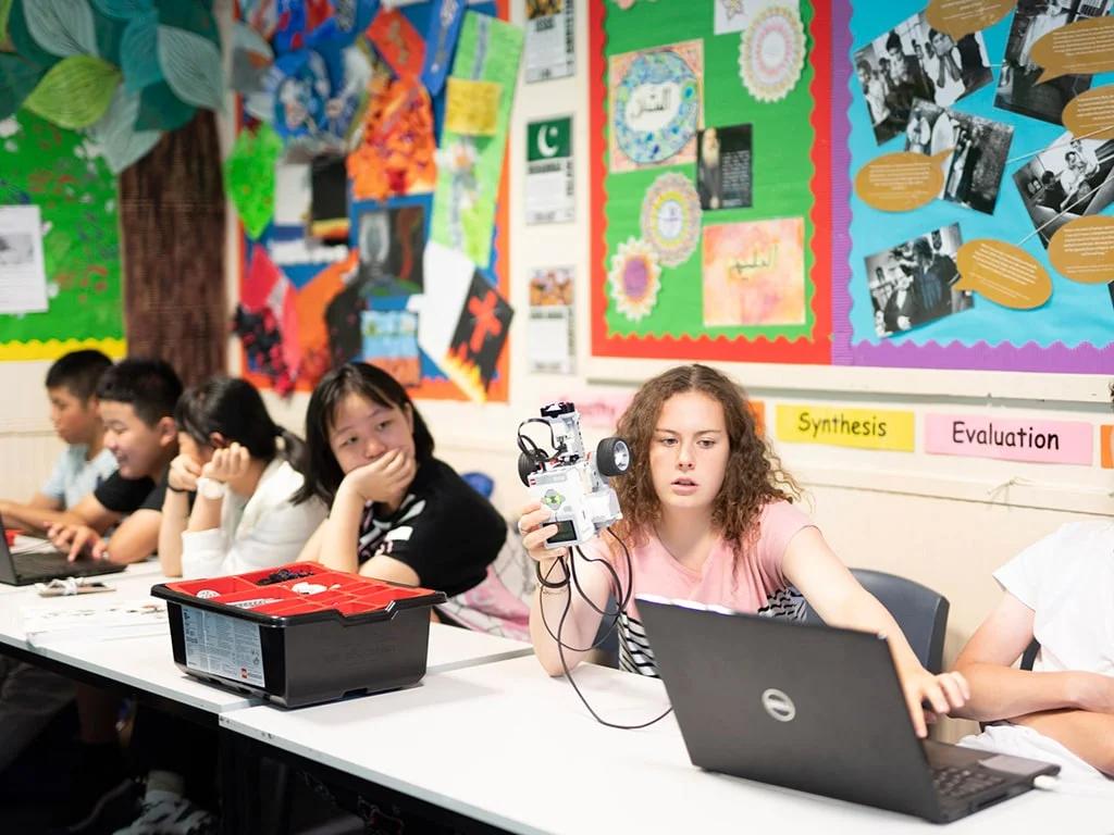 Campamento de verano de inglés y robótica LEGO en Inglaterra 3