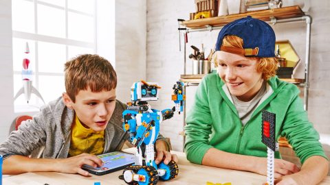 Campamento de verano de inglés y robótica LEGO en Inglaterra