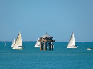 Campamento de verano de francés y catamarán o windsurf en La Rochelle, Francia 16