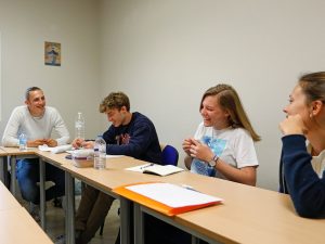 Campamento de verano de francés y catamarán o windsurf en La Rochelle, Francia 17