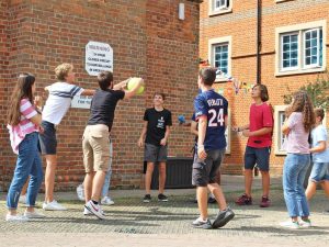 Curso de verano de preparación de exámenes en Newbury para jóvenes 11