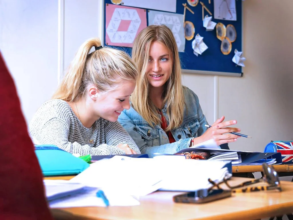 Curso de verano de preparación de exámenes en Newbury para jóvenes 14