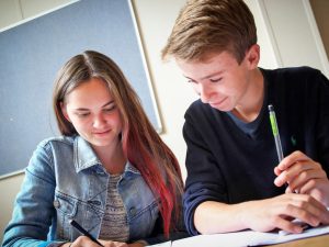 Curso de verano de preparación de exámenes en Newbury para jóvenes 9