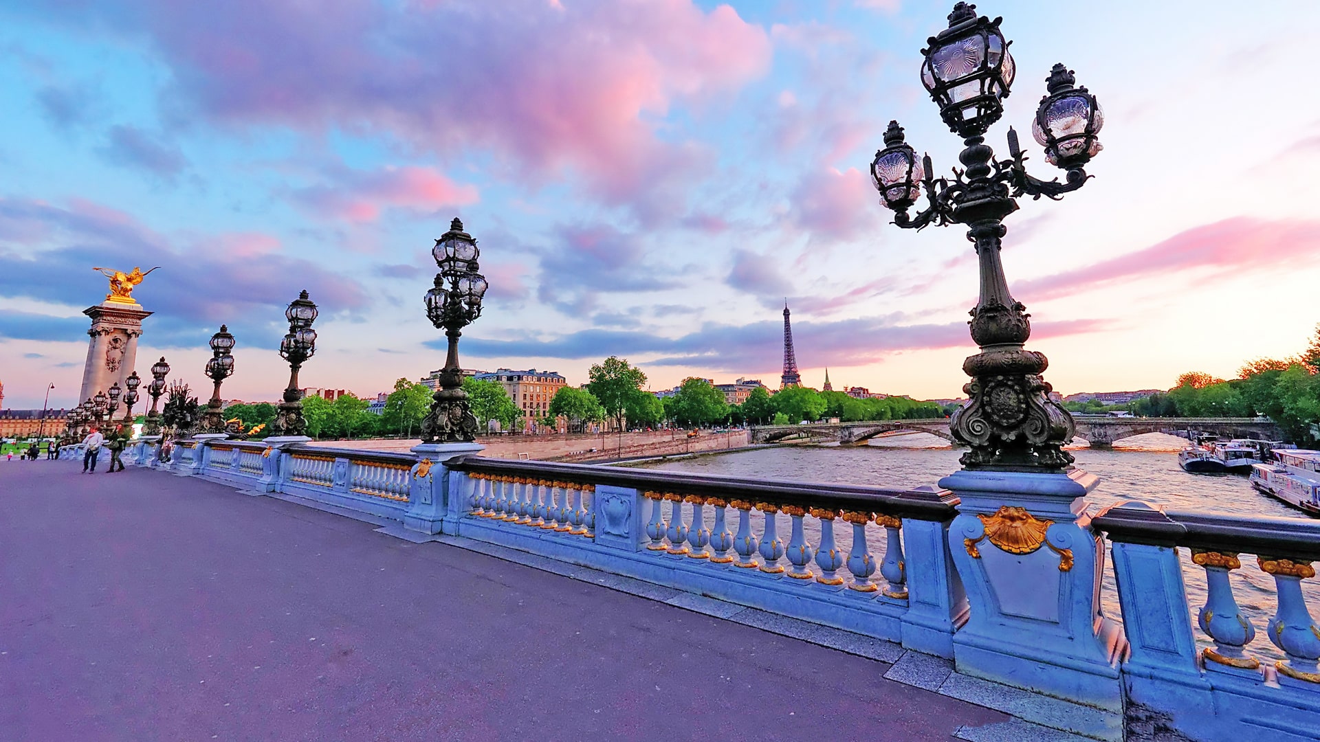 Curso de verano residencial en París para jóvenes