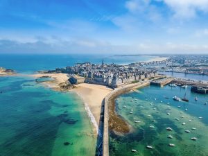 Campamento de verano de francés y vela o equitación en Saint-Malo, Francia 7