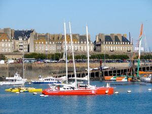 Campamento de verano de francés y vela o equitación en Saint-Malo, Francia 9