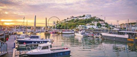 Curso de verano en Torquay para jóvenes